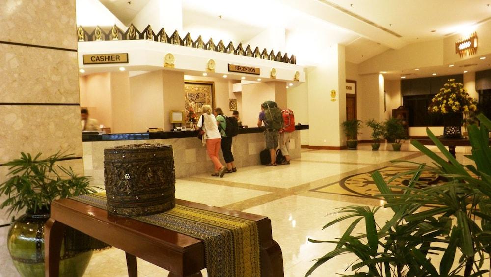 Summit Parkview Yangon Hotel Buitenkant foto