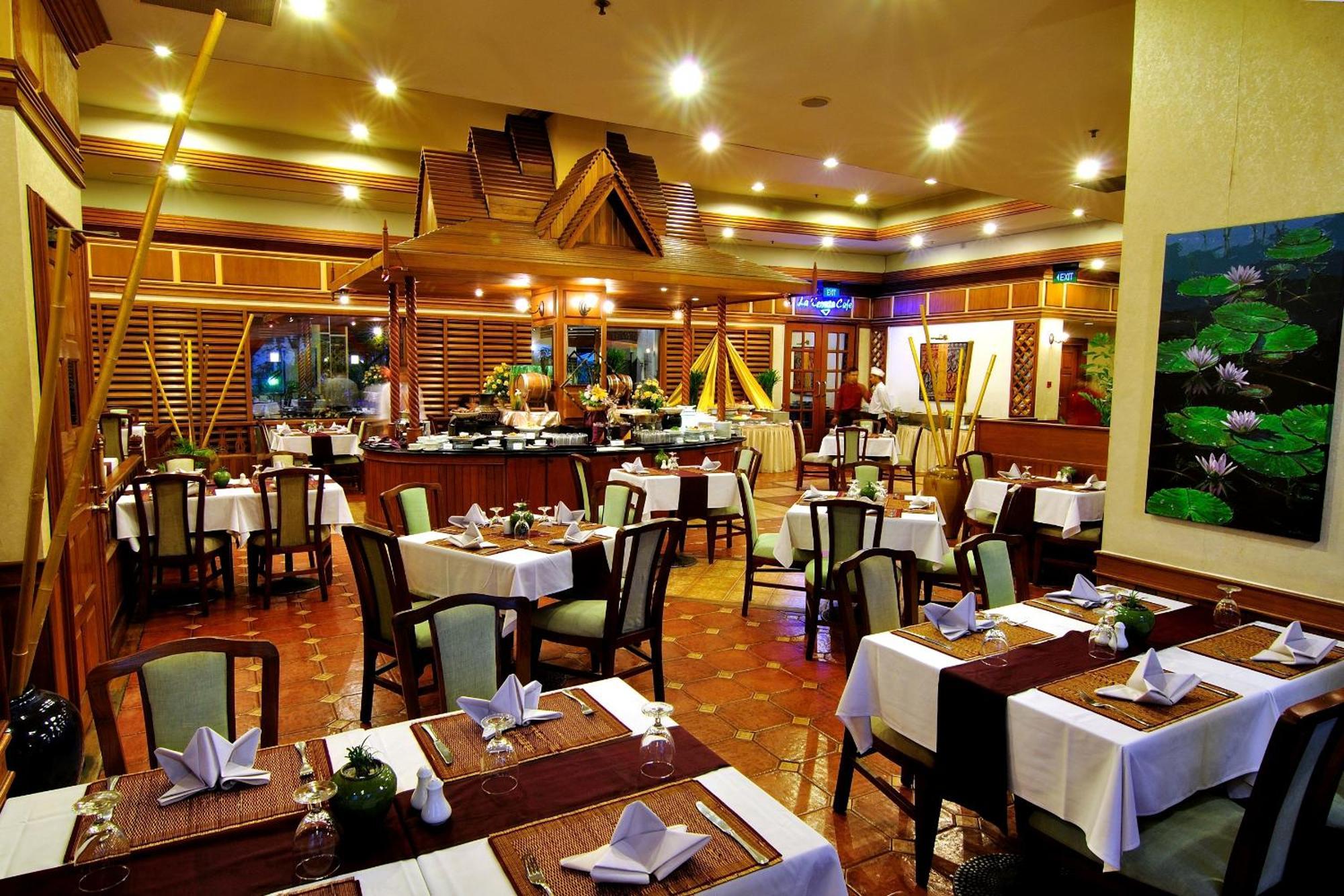 Summit Parkview Yangon Hotel Buitenkant foto