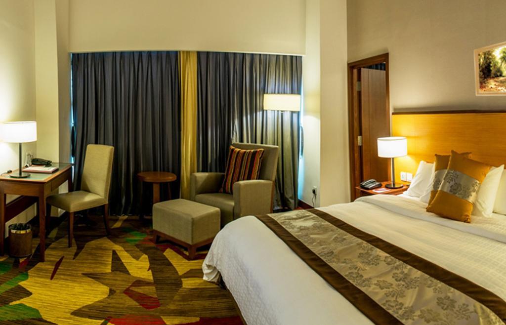 Summit Parkview Yangon Hotel Buitenkant foto