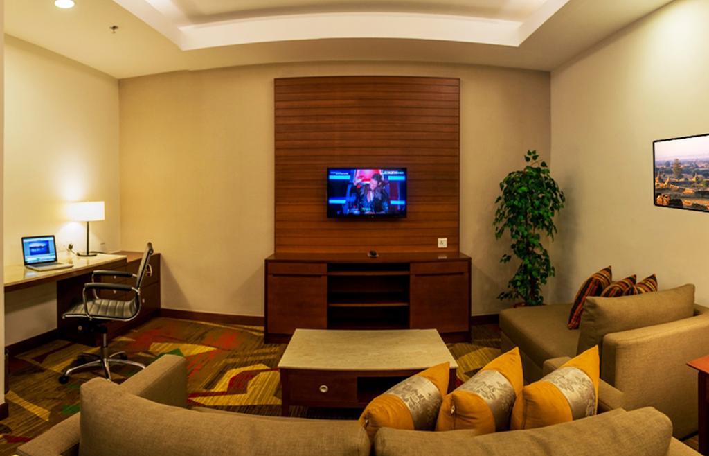 Summit Parkview Yangon Hotel Buitenkant foto
