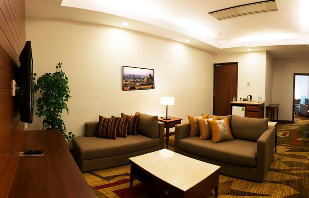 Summit Parkview Yangon Hotel Buitenkant foto