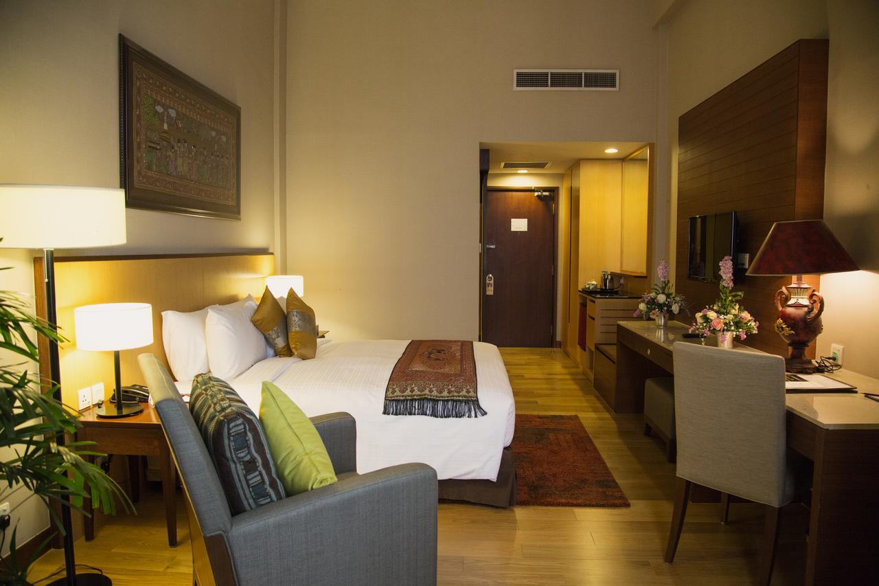 Summit Parkview Yangon Hotel Buitenkant foto