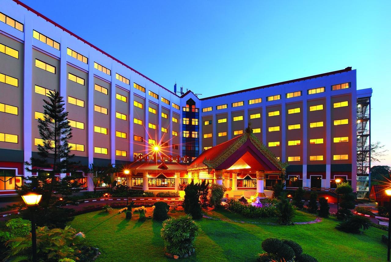 Summit Parkview Yangon Hotel Buitenkant foto